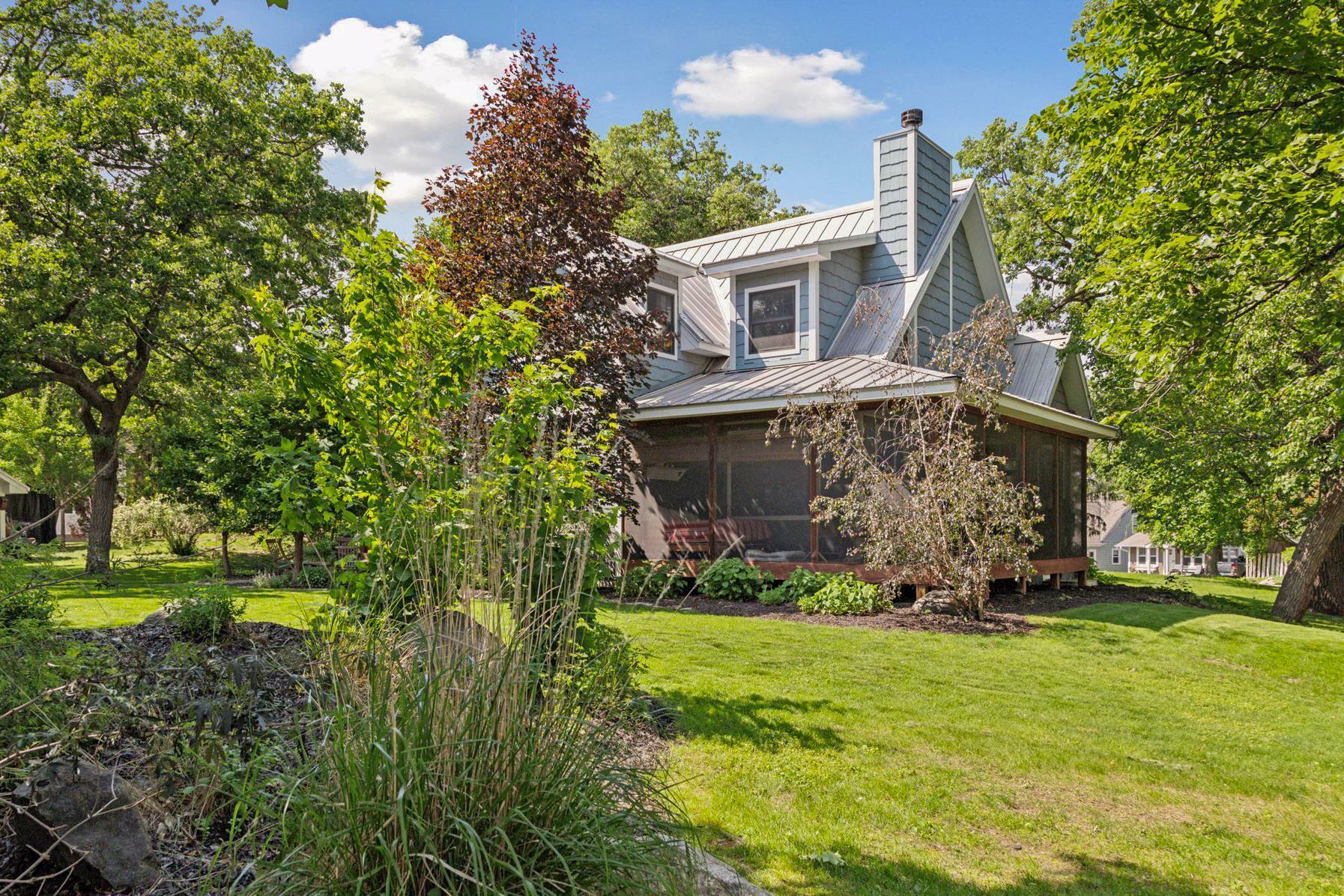 Property Photo: 16710 Edgewood Avenue MN 55391