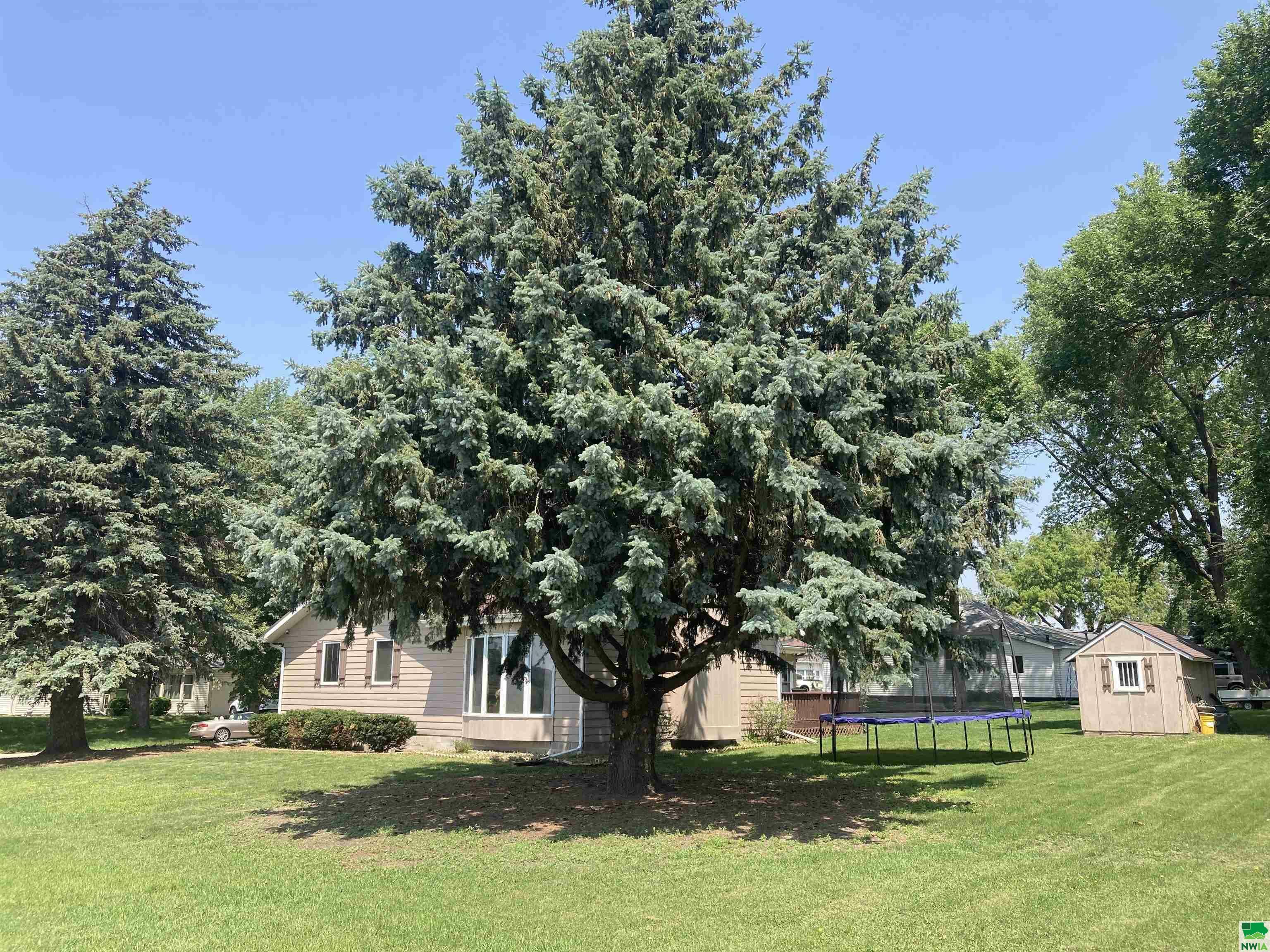 Property Photo: 650 S 7th St IA 51001