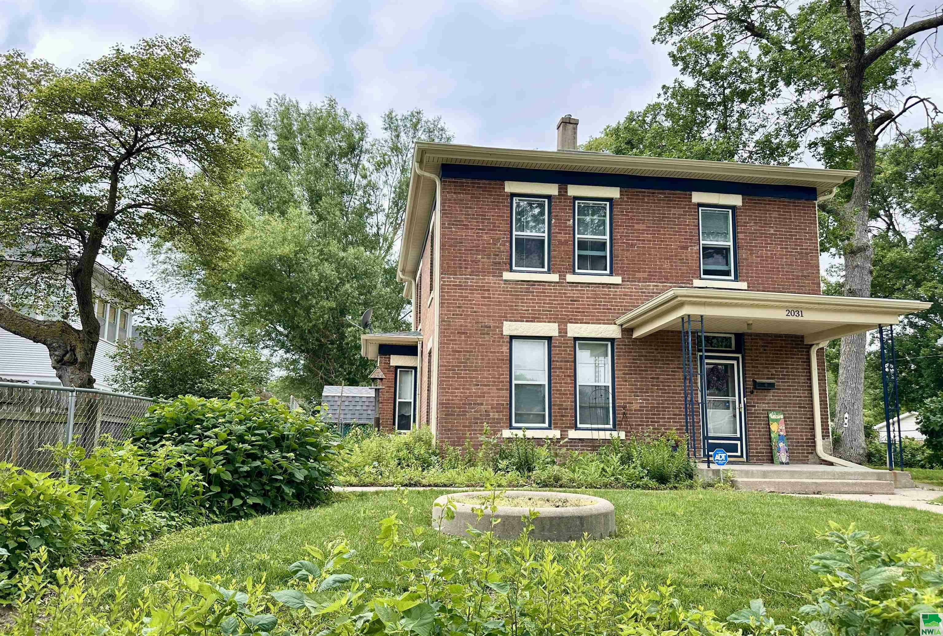Property Photo: 2031 S Lemon Street IA 51106