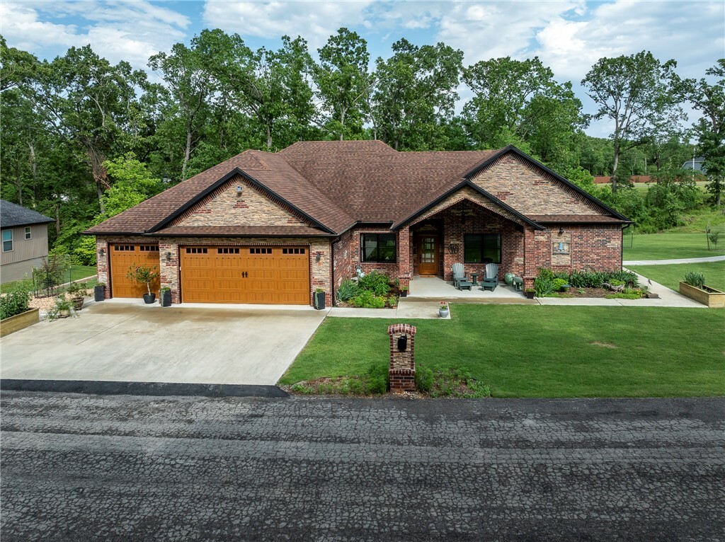 Property Photo: 63 Dirleton Drive AR 72715