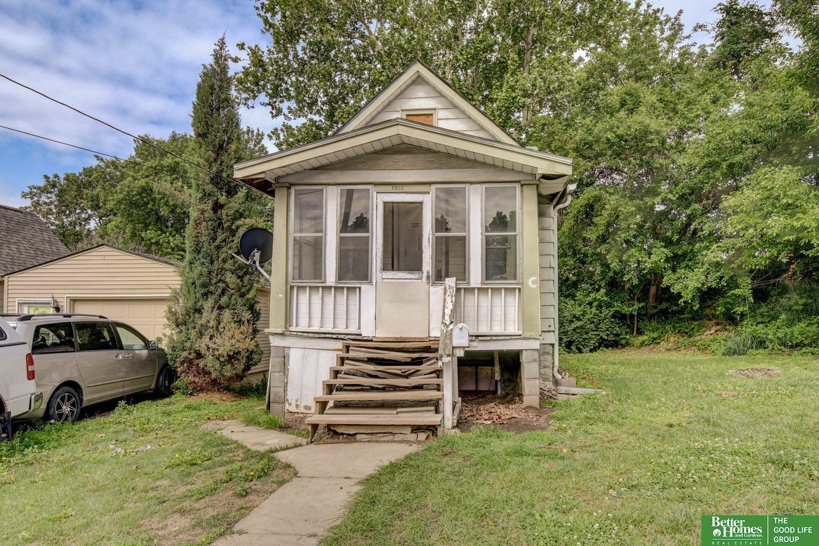 Property Photo: 4508 S 12 Street NE 68107
