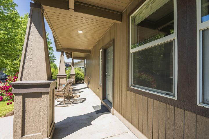 Property Photo: 1390 NE 3rd Street OR 97756