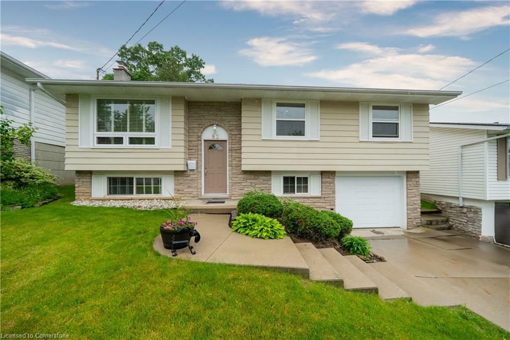 Property Photo: 82 Bunker Hill Drive ON L8K 5X4