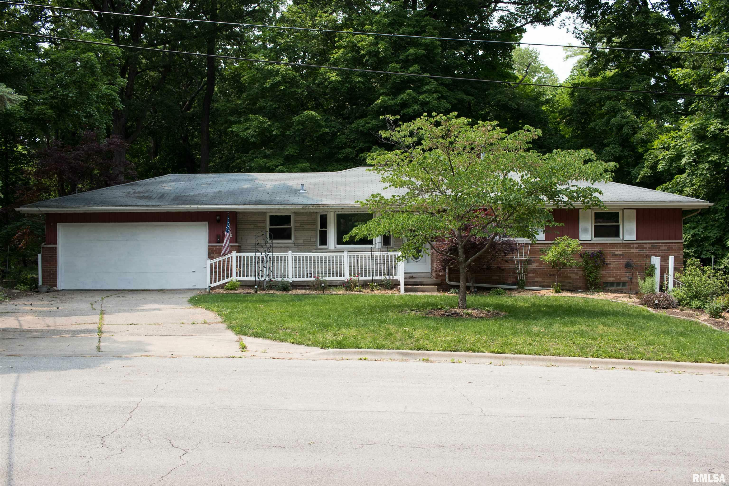 Property Photo:  1711 E Maple Ridge Drive  IL 61614 