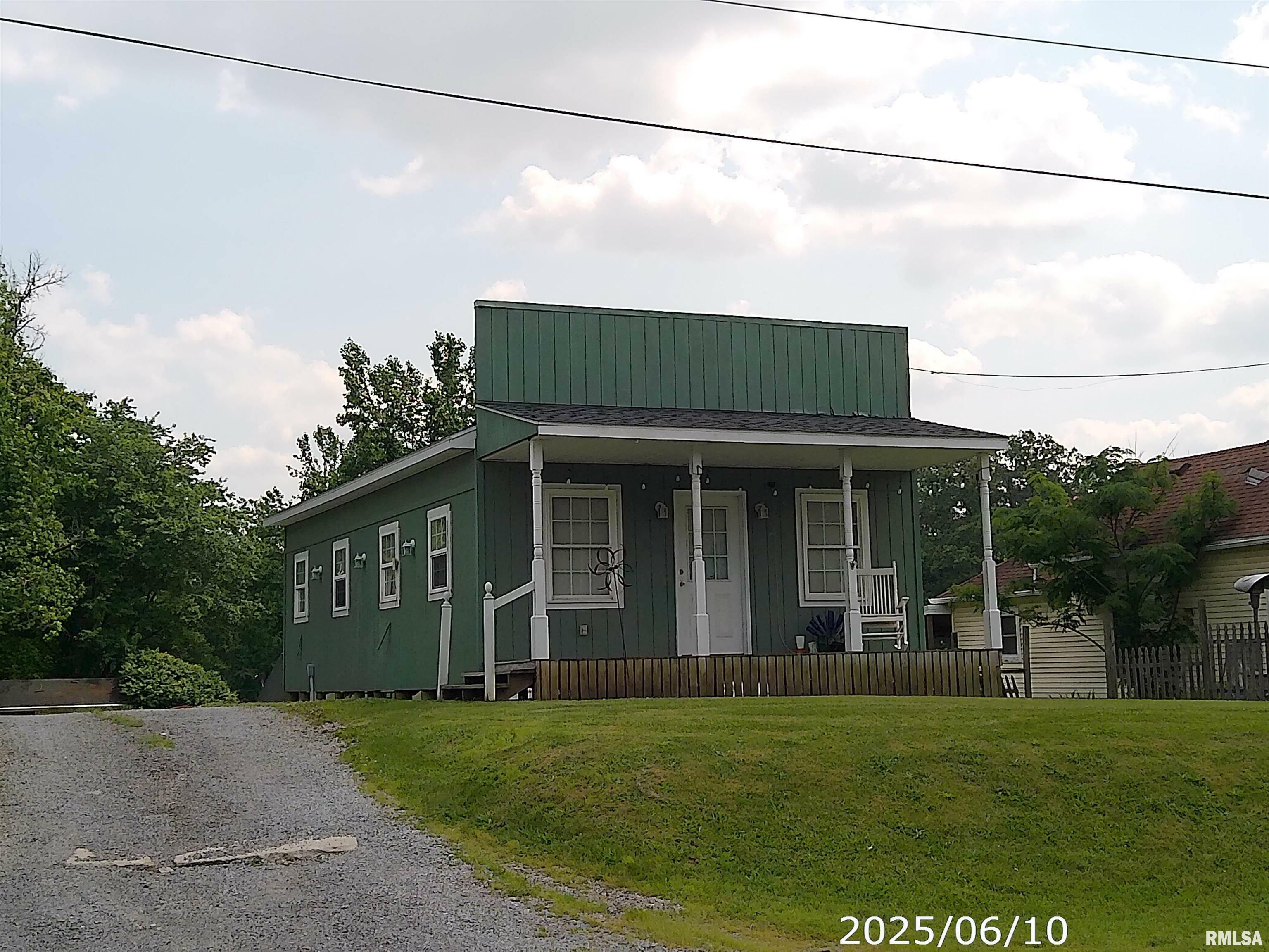 Property Photo: 2051 State Street IL 62930