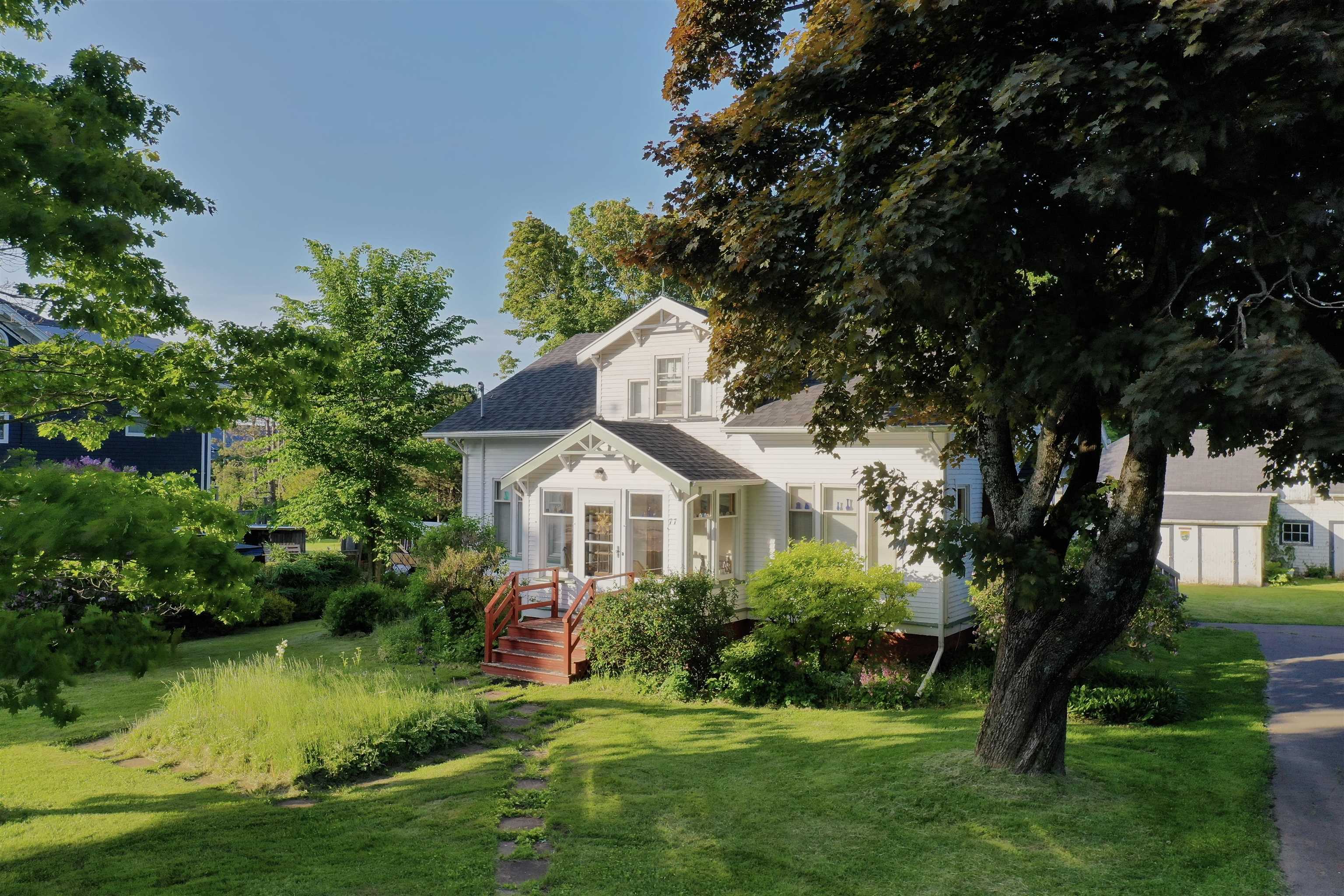 Property Photo:  77 Broadway Street  PE C0B 1M0 