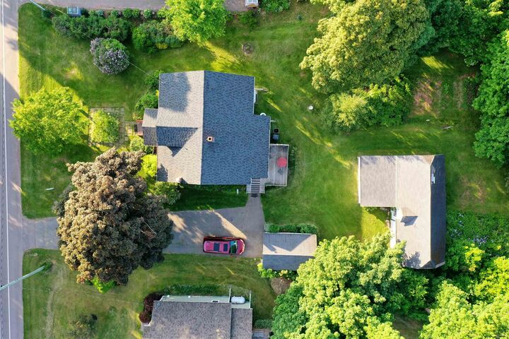 Property Photo: 77 Broadway Street PE C0B 1M0