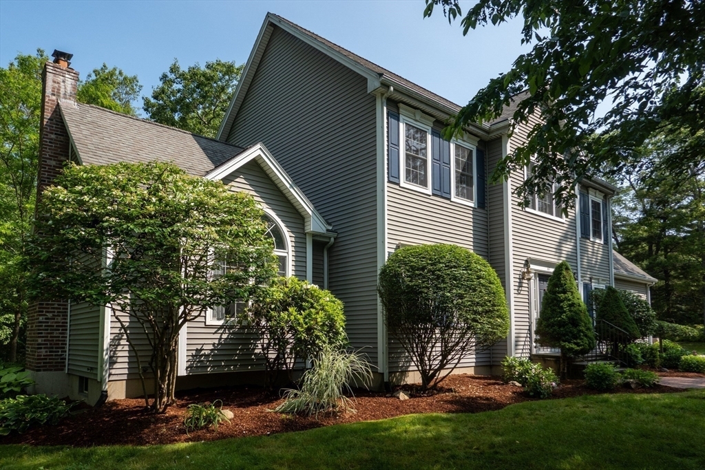 Property Photo:  67 Old Farm Rd  MA 01516 