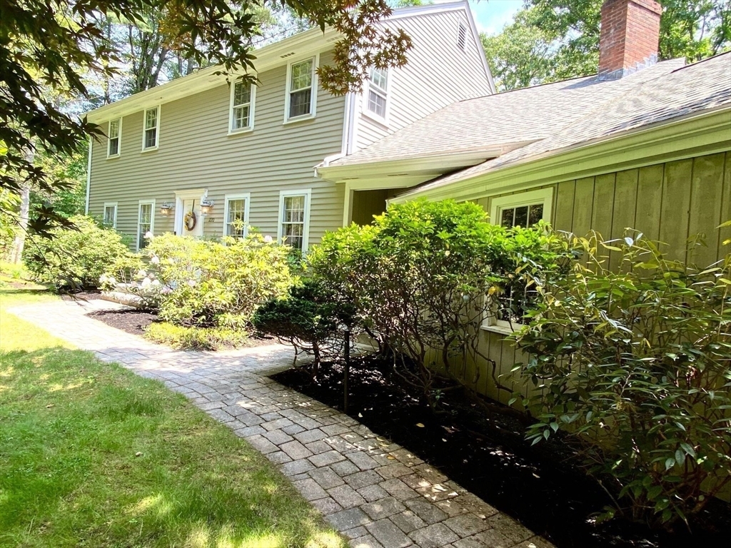 220 Pond Street  Hopkinton MA 01748 photo