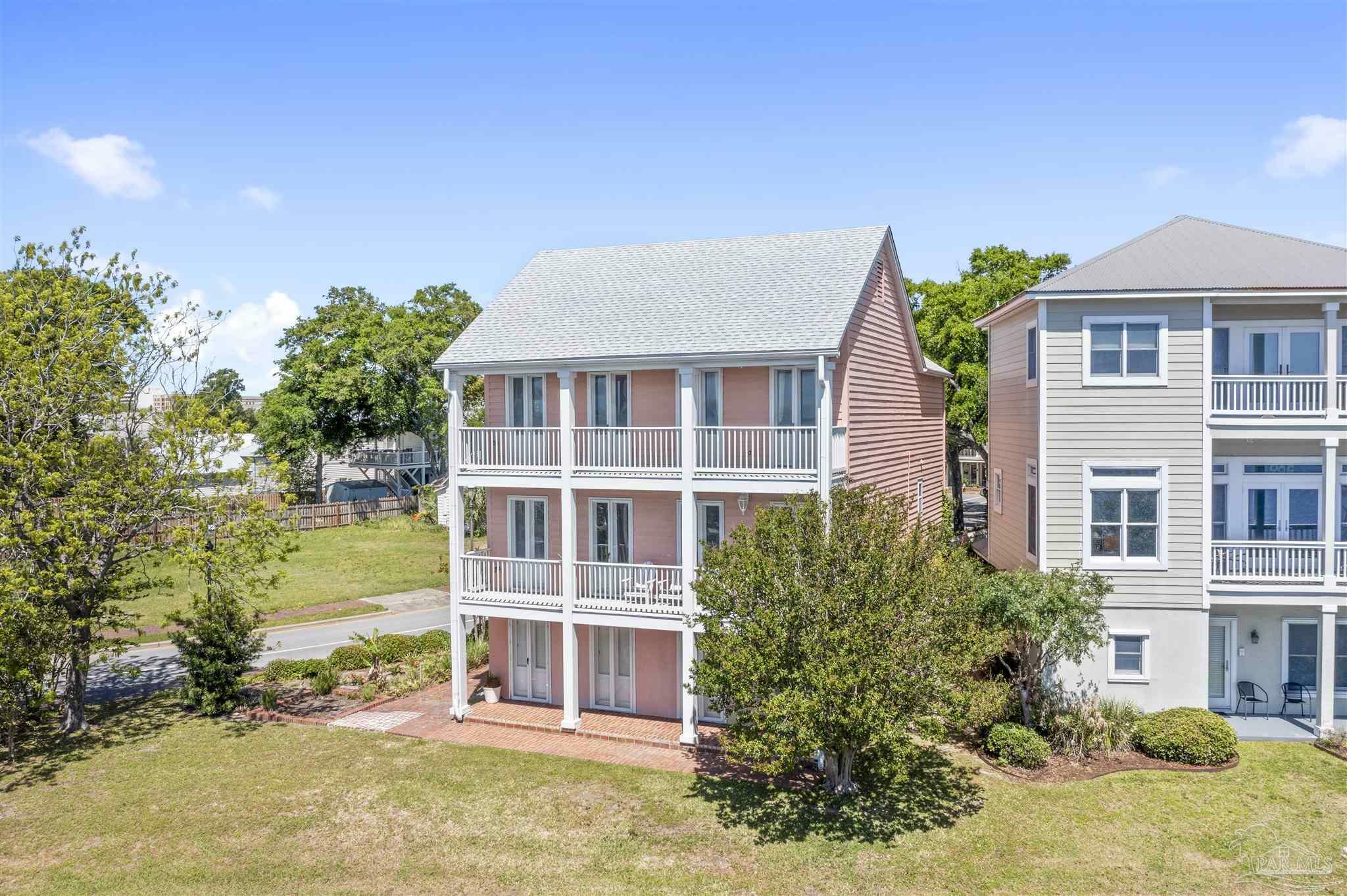 Property Photo:  601 Crown Cv  FL 32502 