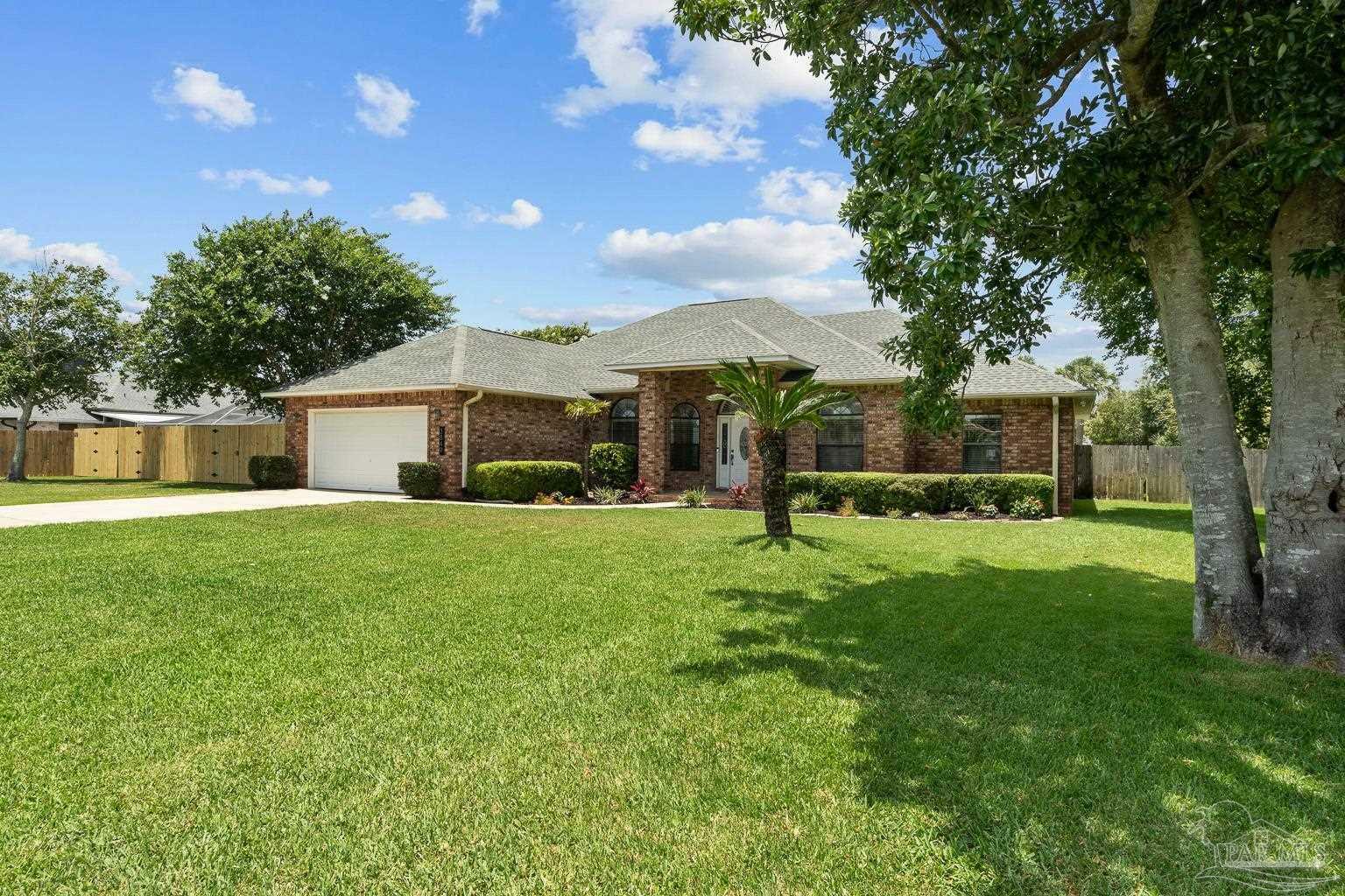 Property Photo: 3849 Saber Tooth Cir FL 32563