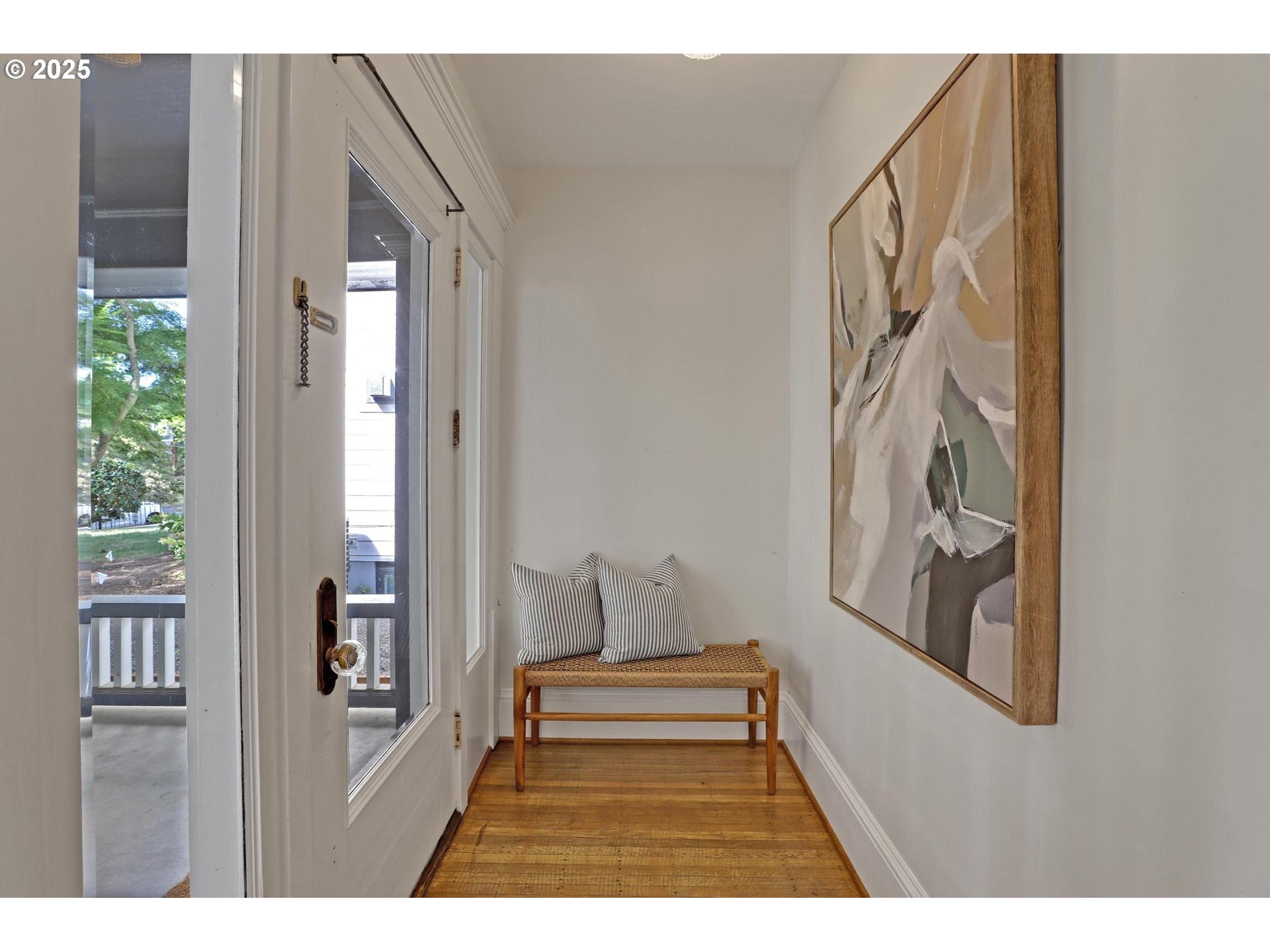 Property Photo: 3701 NE Davis St OR 97232