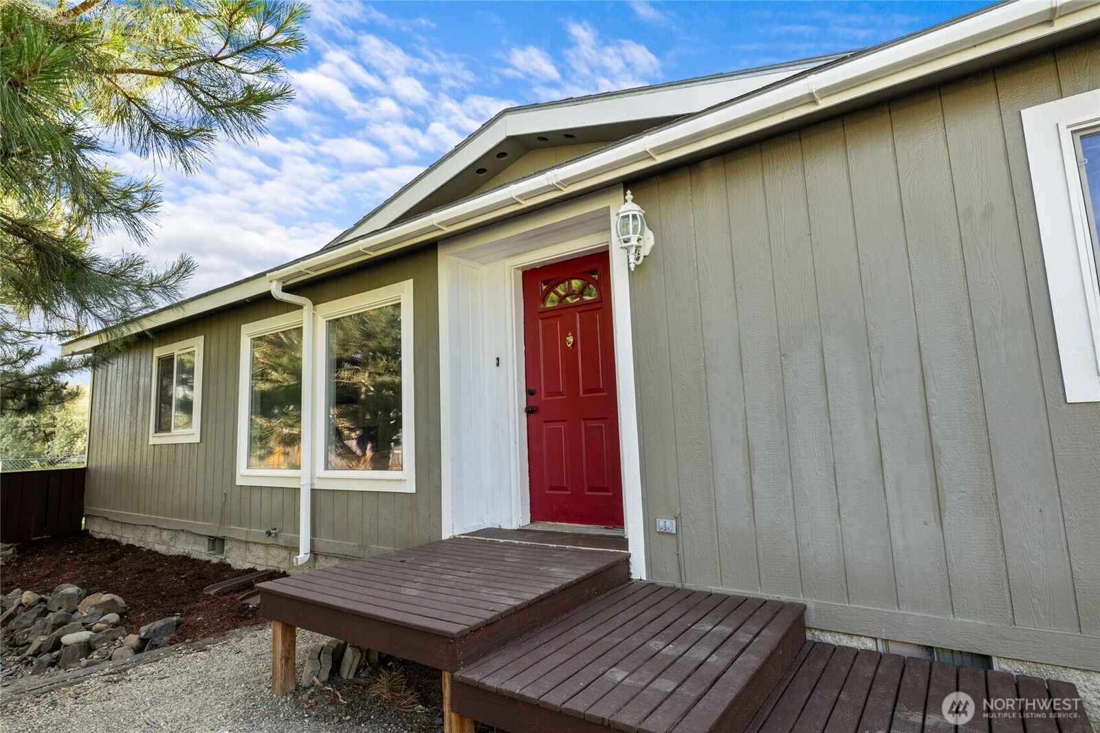 Property Photo:  314  Barbara Lane  WA 98926 
