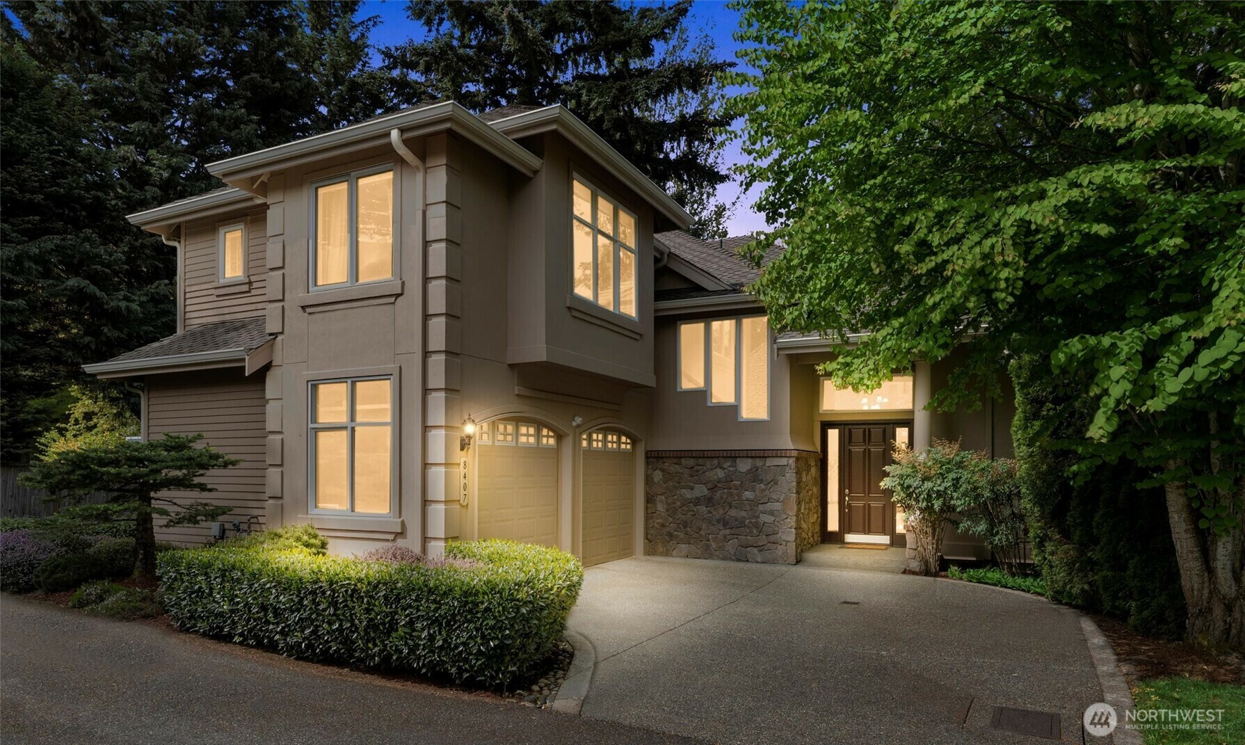 Property Photo: 8407 SE 69th Place WA 98040