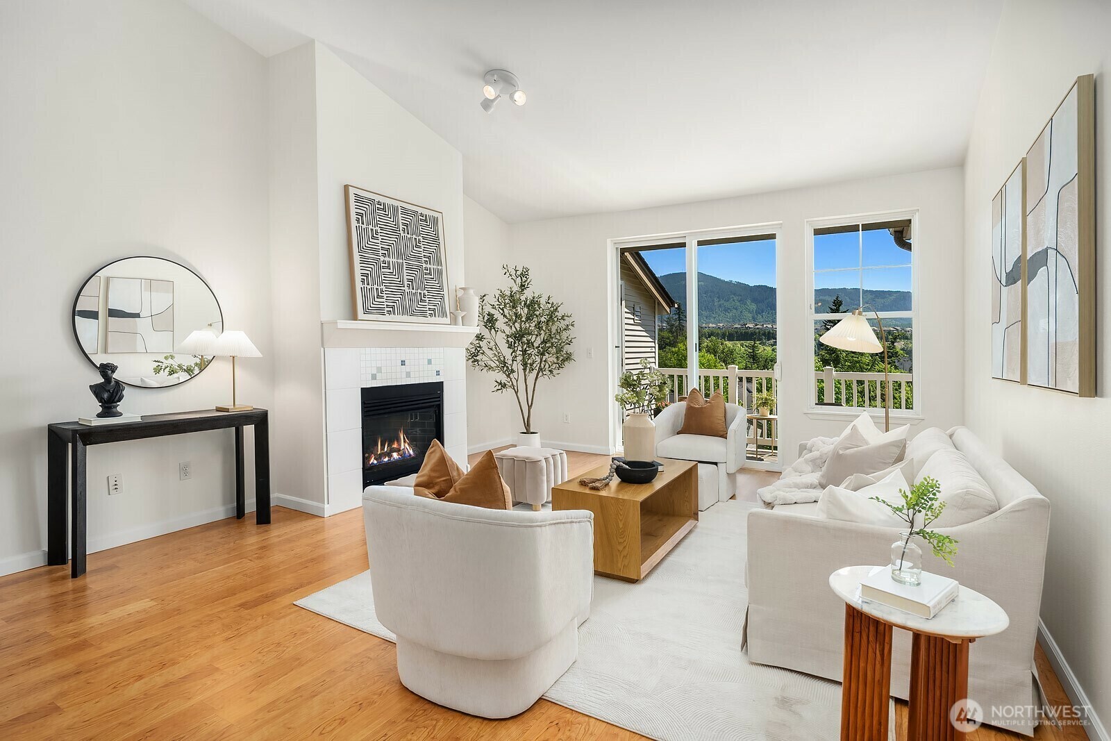 Property Photo: 23420 SE Black Nugget Road E-302 WA 98029