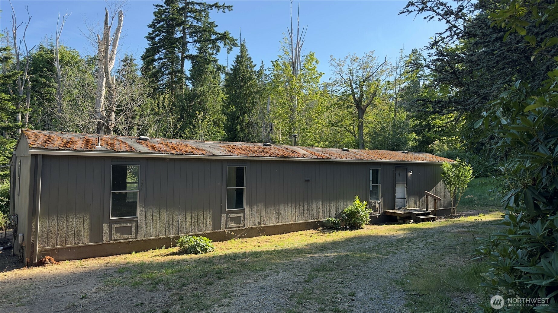 Property Photo: 32 E Mountain View Rd WA 98282
