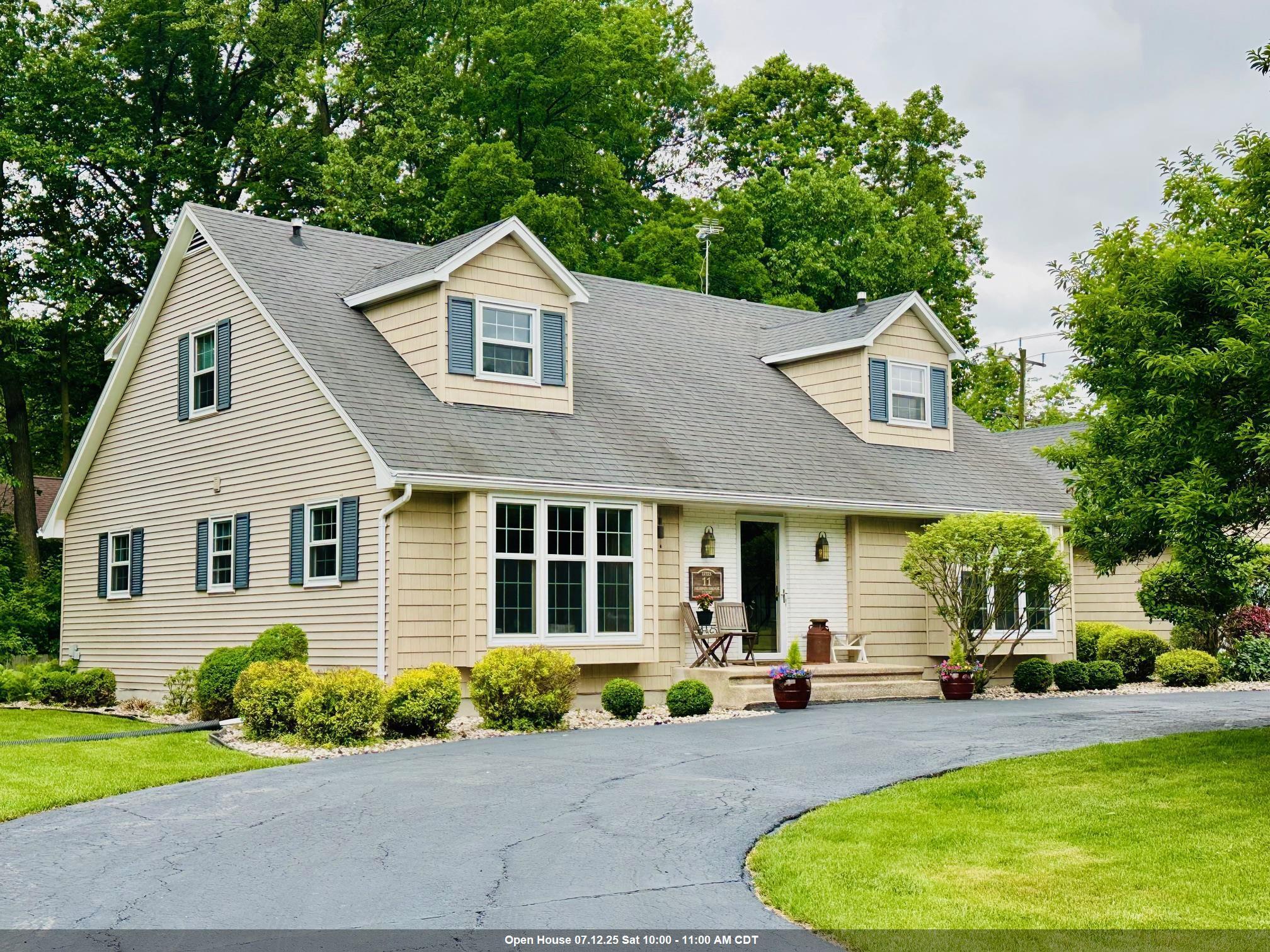 11 Meadowbrook Court  Appleton WI 54914 photo