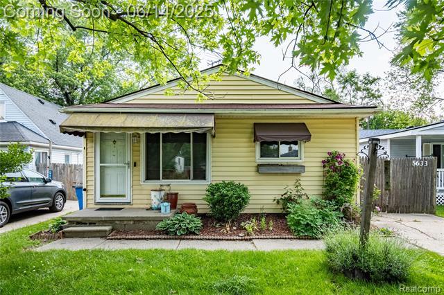 Property Photo: 5633 Detroit Street MI 48125