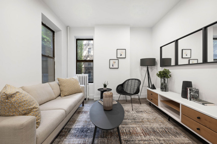 Property Photo:  411-421 Manhattan Avenue 4  NY 10026 