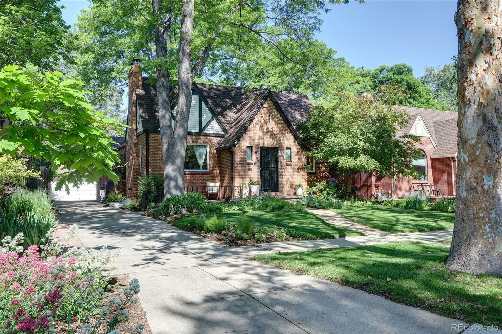 Property Photo: 1661 Oneida Street CO 80220