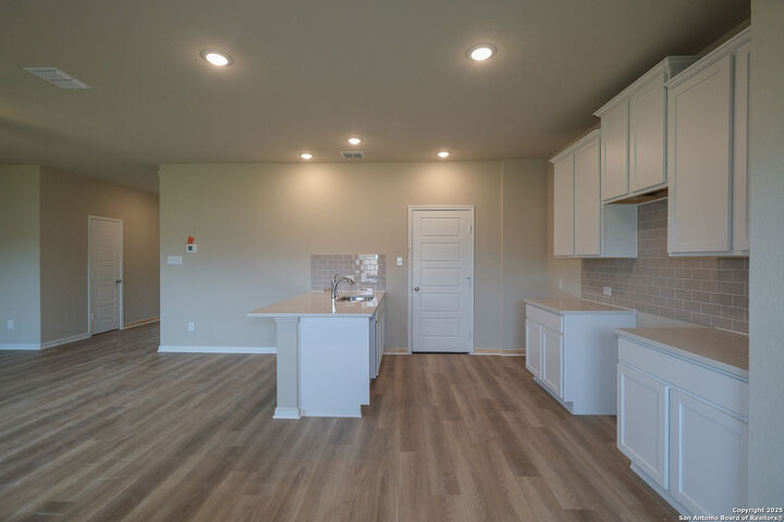 Property Photo: 6731 Red Buffalo Trail TX 78253