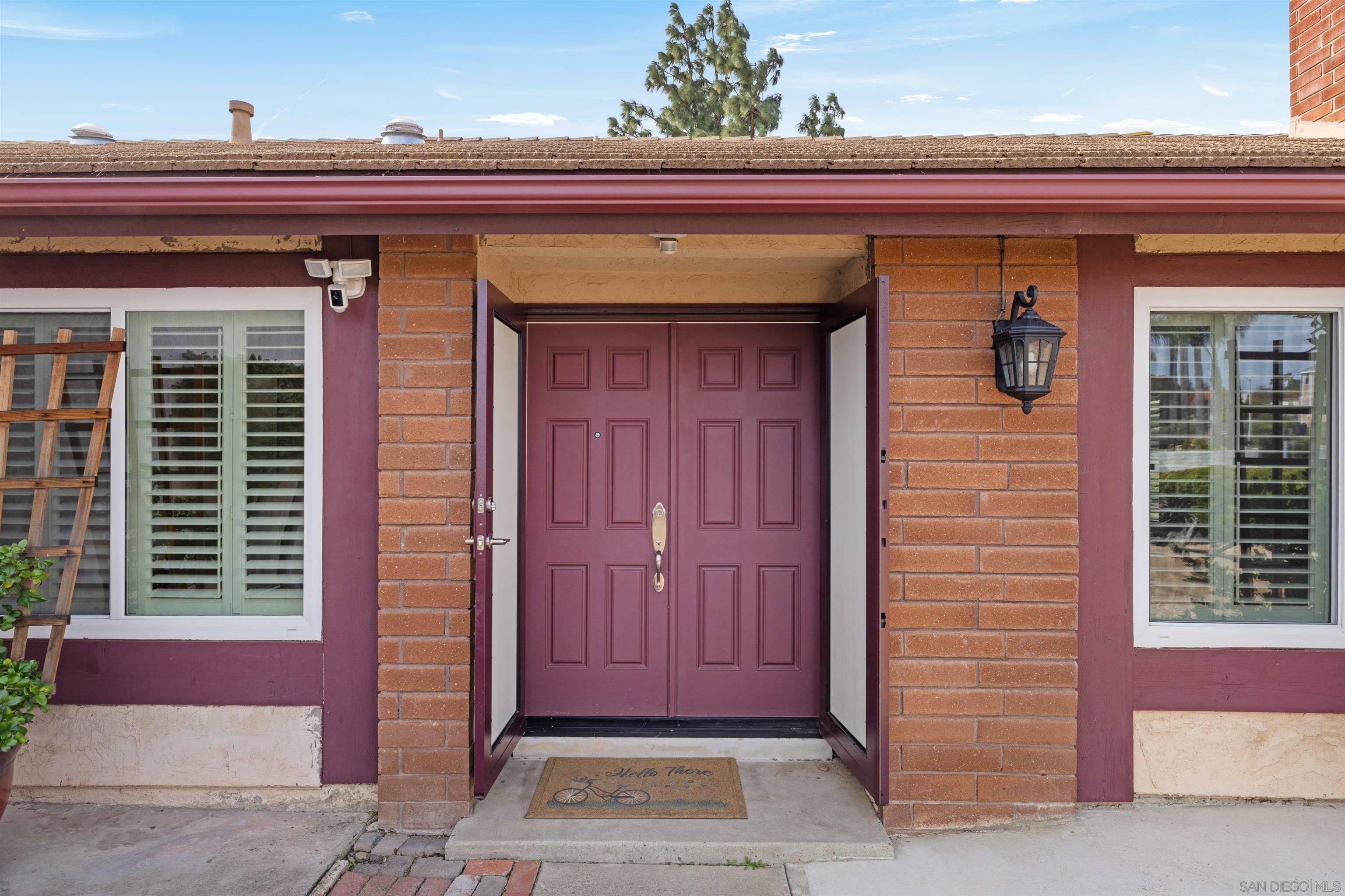Property Photo: 12866 Summerfield Ln CA 92064