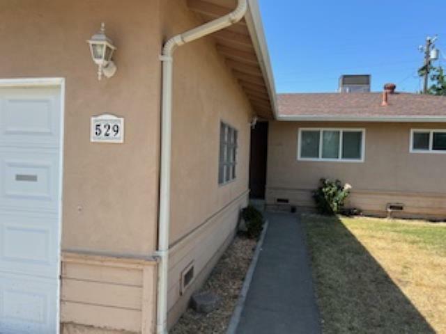 Property Photo: 529 W Iris Avenue CA 95210