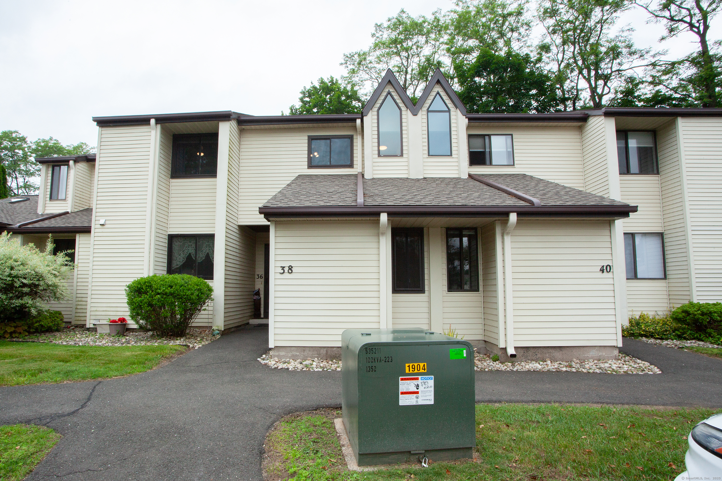Property Photo: 38 Simsbury Landing 38 CT 06070