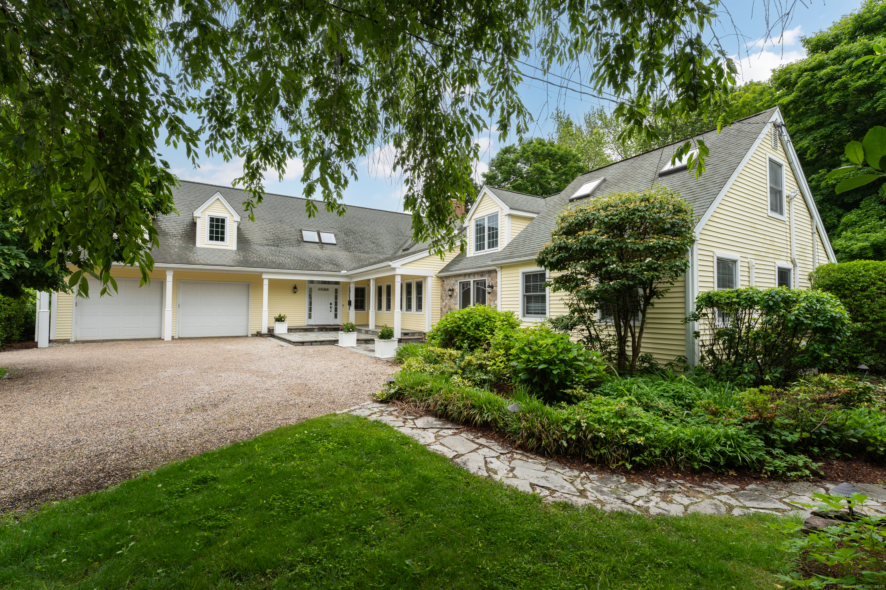 Property Photo: 8 Norton Avenue CT 06437