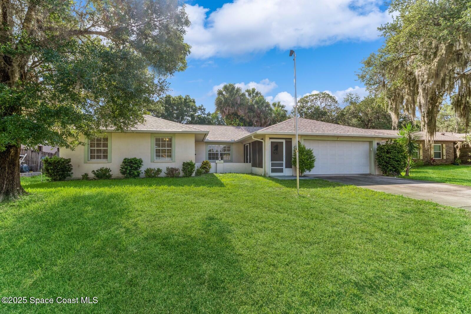 Property Photo: 831 Remsen Avenue NW FL 32907