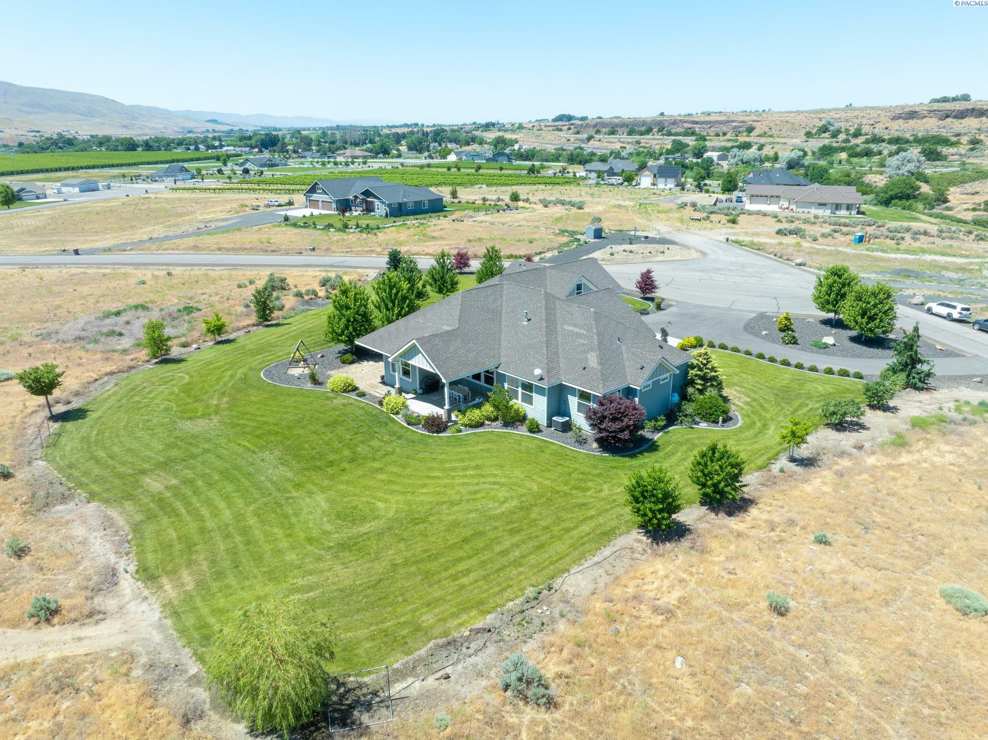 Property Photo: 26705 N Salmon Run Pr NW WA 99350