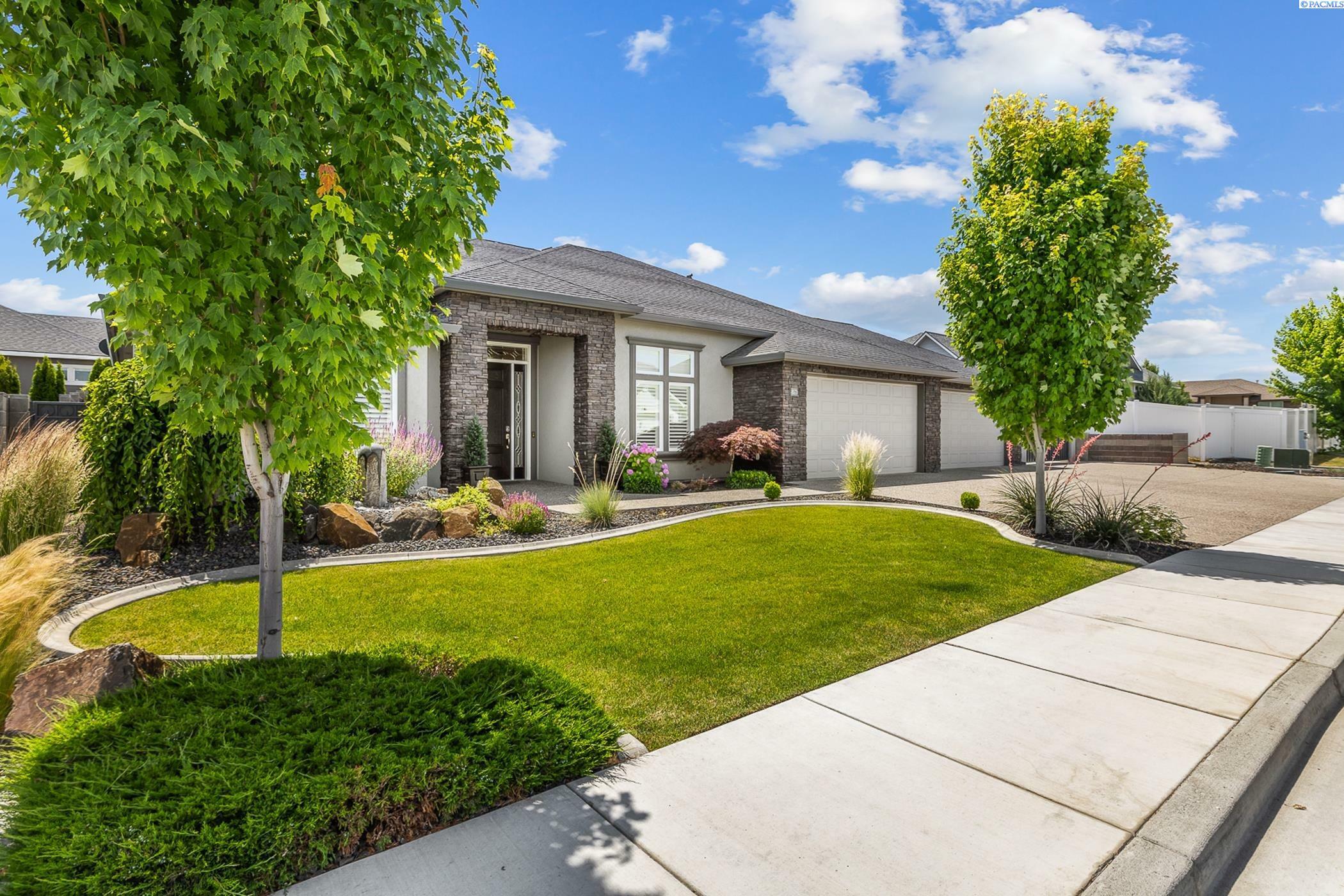 Property Photo: 8573 W 11 Th Ave WA 99338
