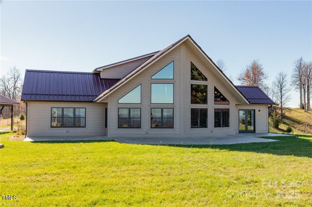 Property Photo: 475 Orchard Road NC 28654