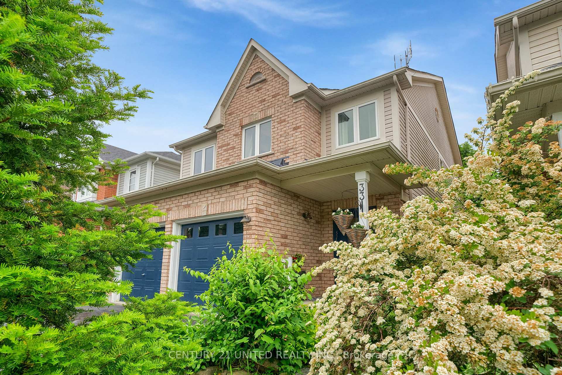 Photo de la propriété: 33 Solmar Avenue ON L1R 2Z6