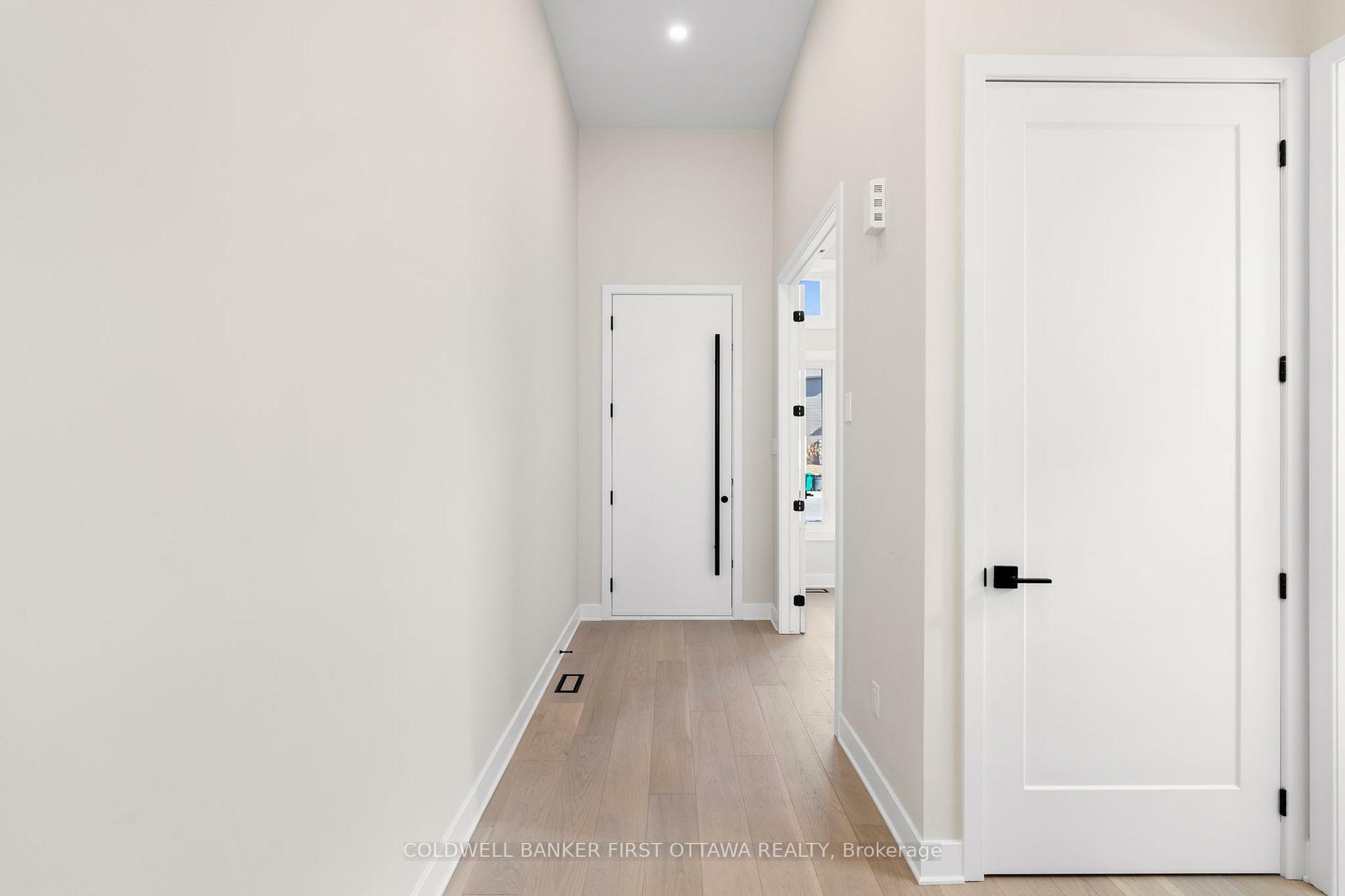 Property Photo: 279 Enclave Walk ON K1W 0J5