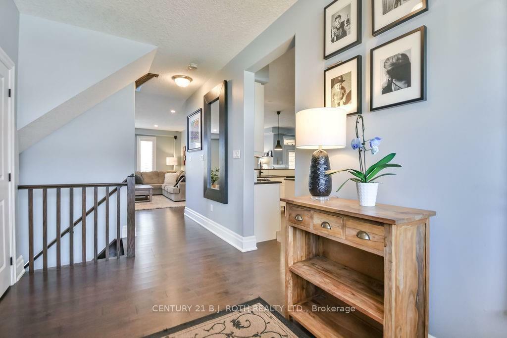 Photo de la propriété: 99 Jewel House Lane ON L4N 5X1