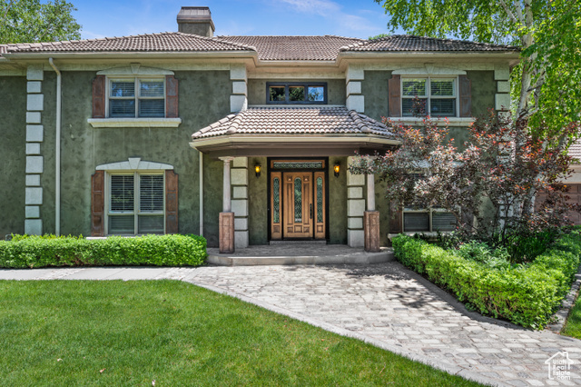 Property Photo: 5757 S Holladay Blvd E UT 84121