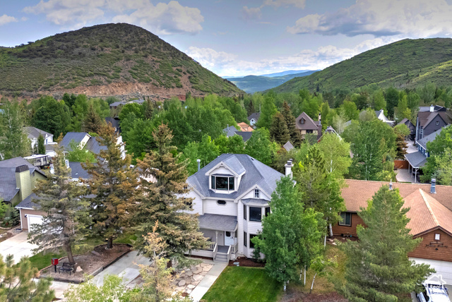 Property Photo: 2300 Comstock Dr UT 84060