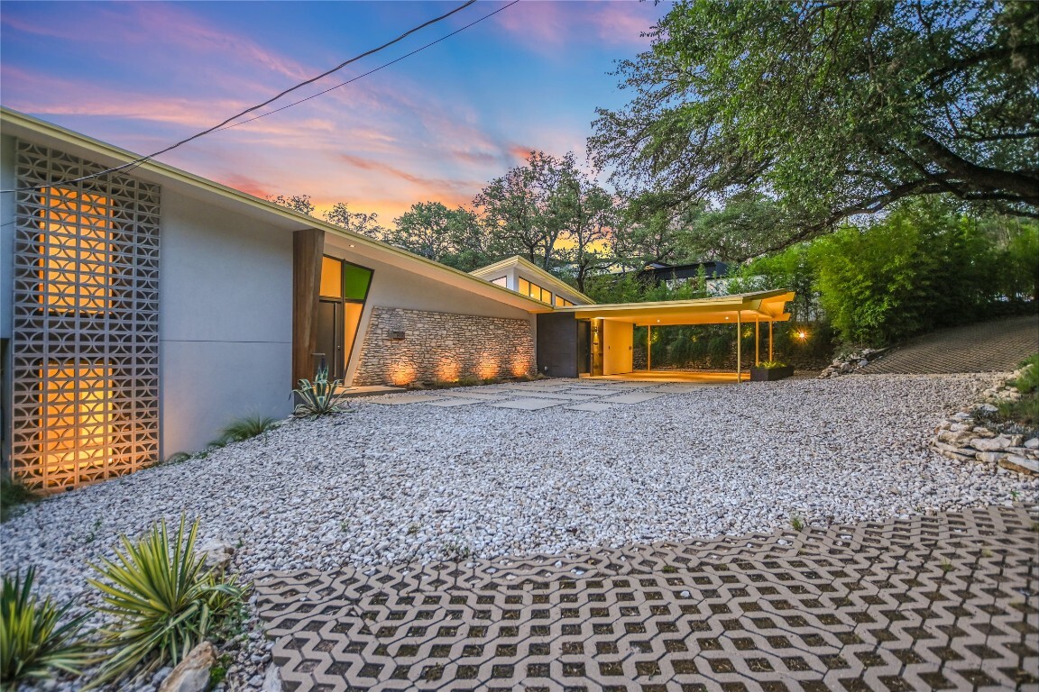 Property Photo: 1900 Airole Way TX 78704