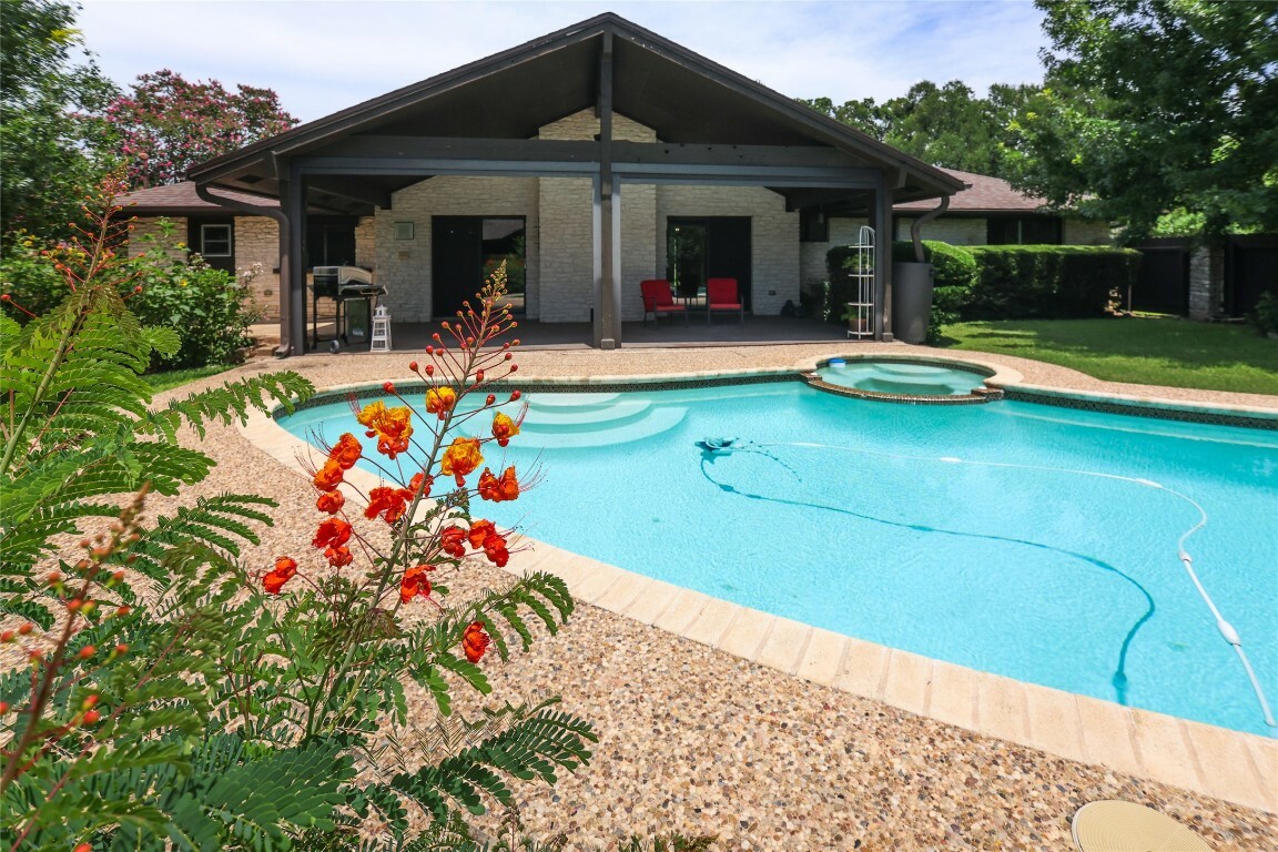 Property Photo: 3103 Fox Hollow Street TX 78681