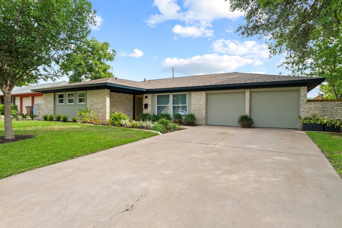 Property Photo: 1909 Belford Drive TX 78757