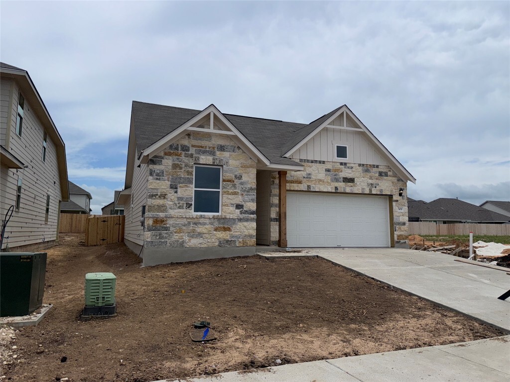 Property Photo:  305 Willow Heights Drive  TX 78634 