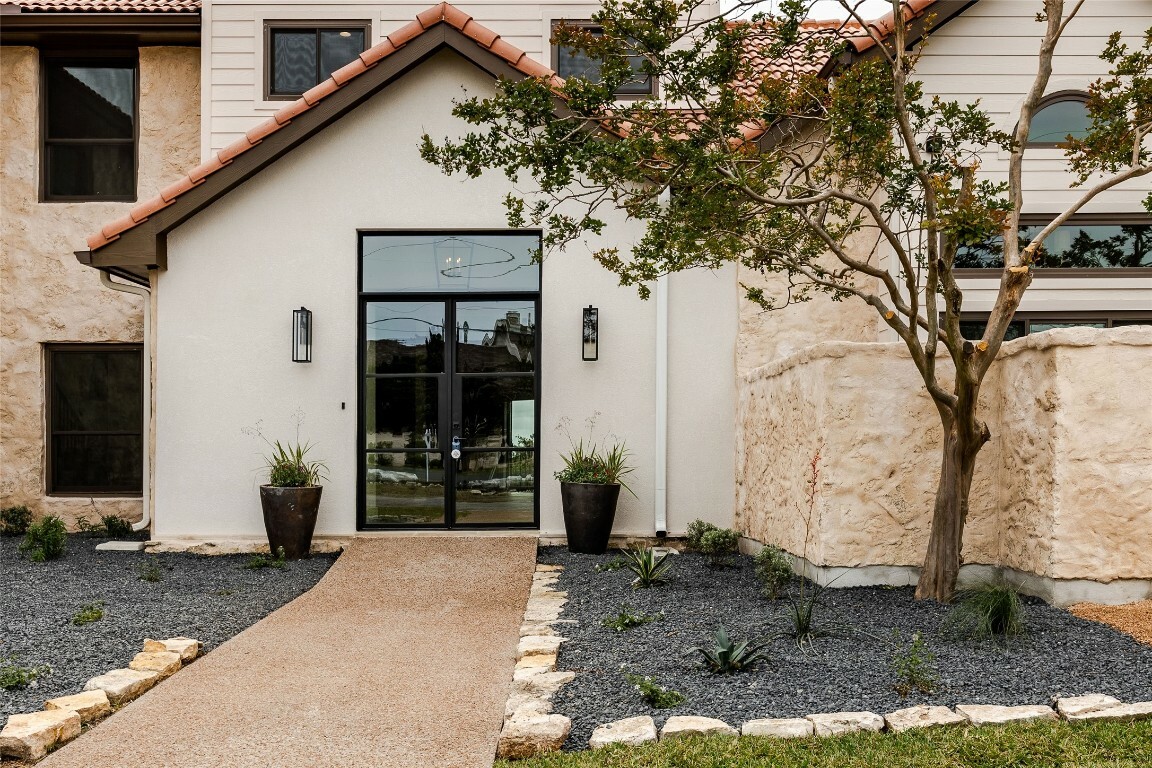 Property Photo: 3901 Peak Lookout Drive TX 78738