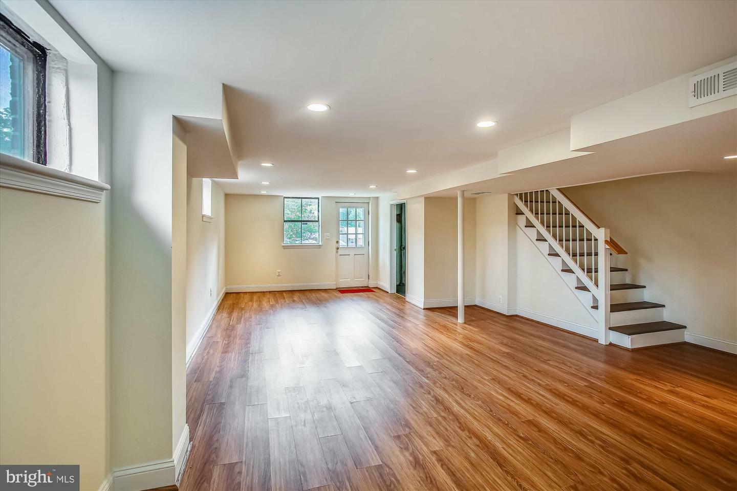 Property Photo: 1101 N Quantico Street VA 22205
