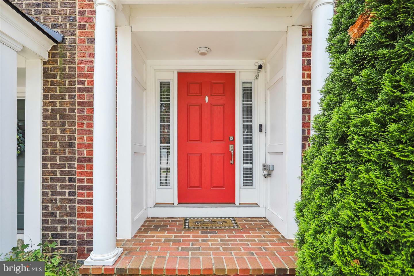 Property Photo: 5979 Glen Willow Way MD 21043