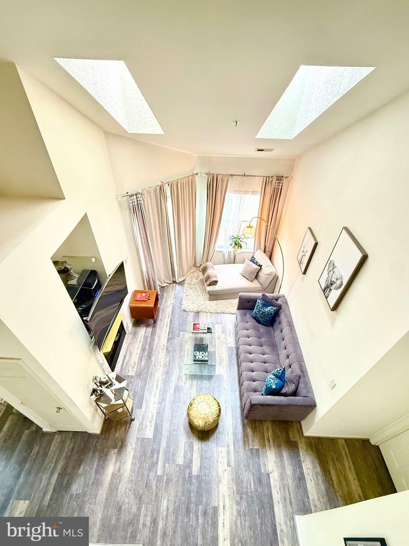 Property Photo: 6541 Grange Lane 401 VA 22315