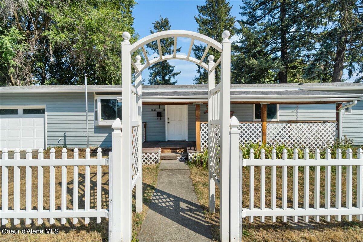 1038 N 15th St  Coeur D'Alene ID 83814 photo