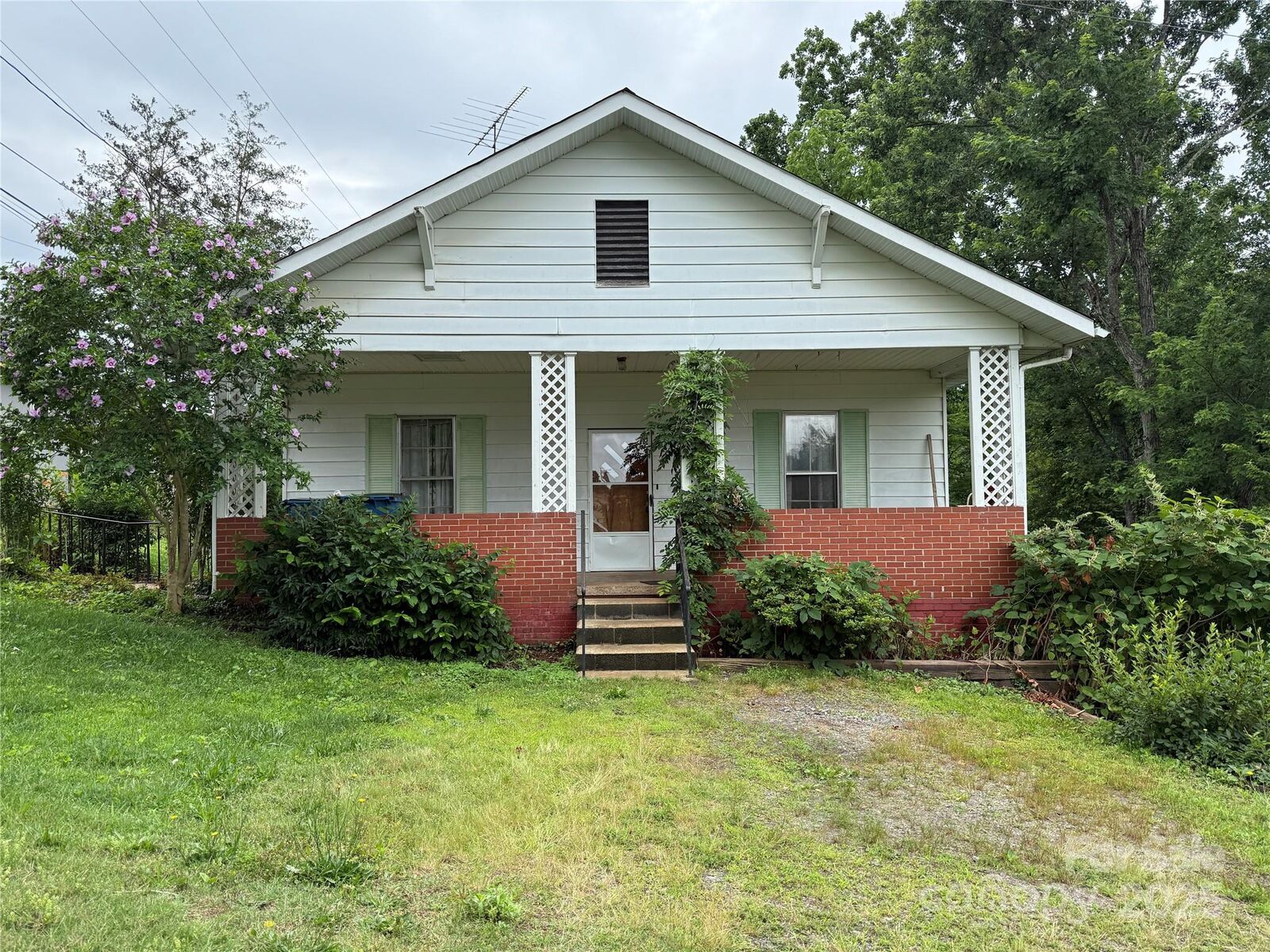 Property Photo:  28 Central Avenue  NC 28630 