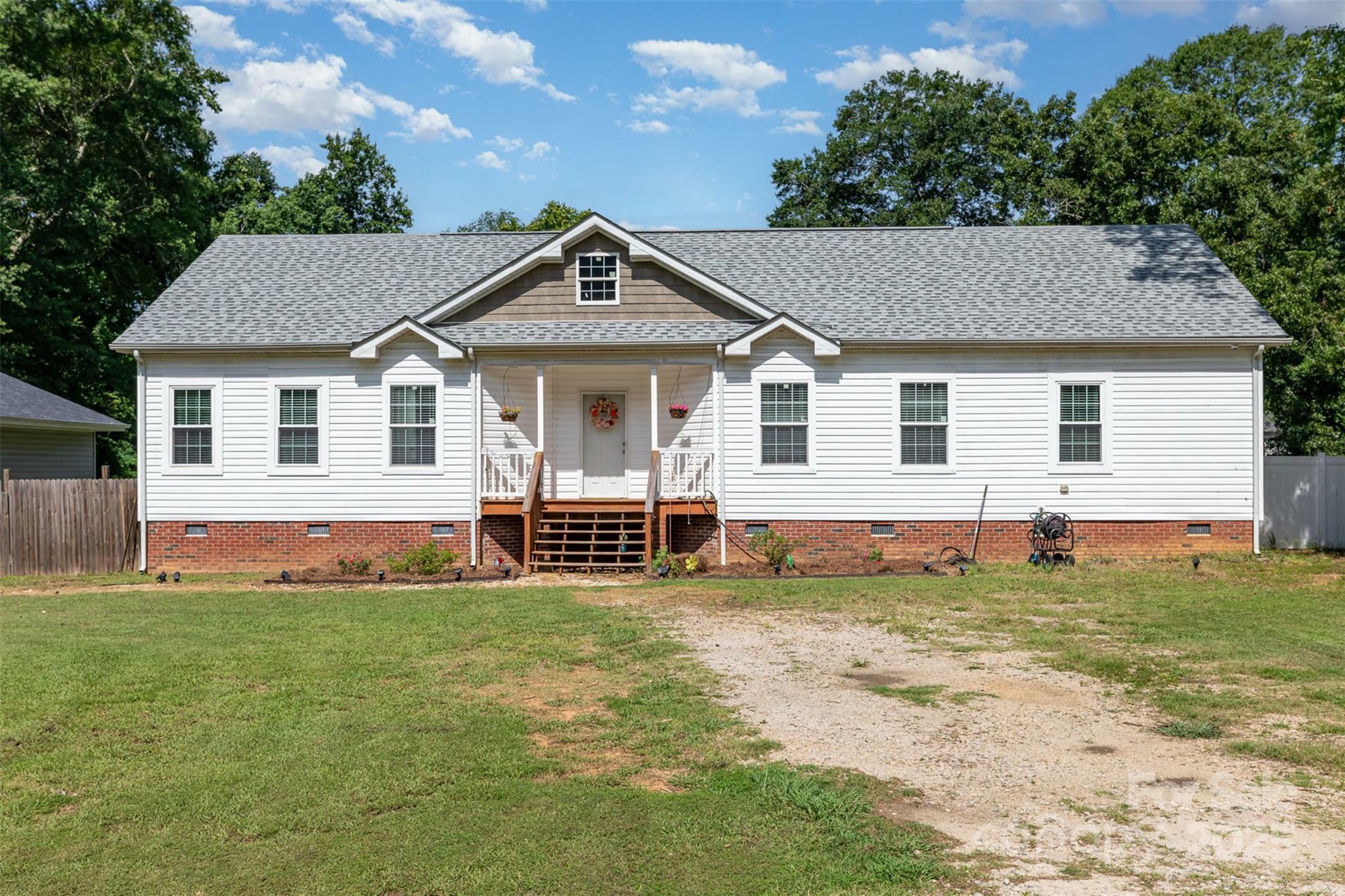 Property Photo: 1593 Bloomfield Road SC 29732