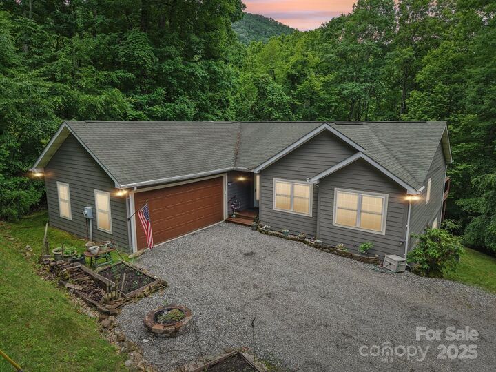 574 Appaloosa Trail  Waynesville NC 28785 photo